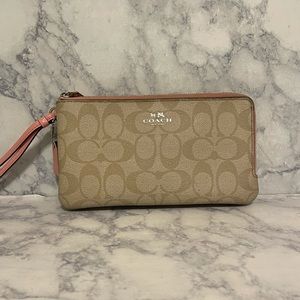 ⬇️PRICE DROP⬇️✨Coach✨ Double Zipper Wristlet